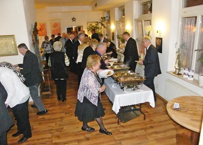 戈尔登杜科酒店 3* 凯沃拉尔